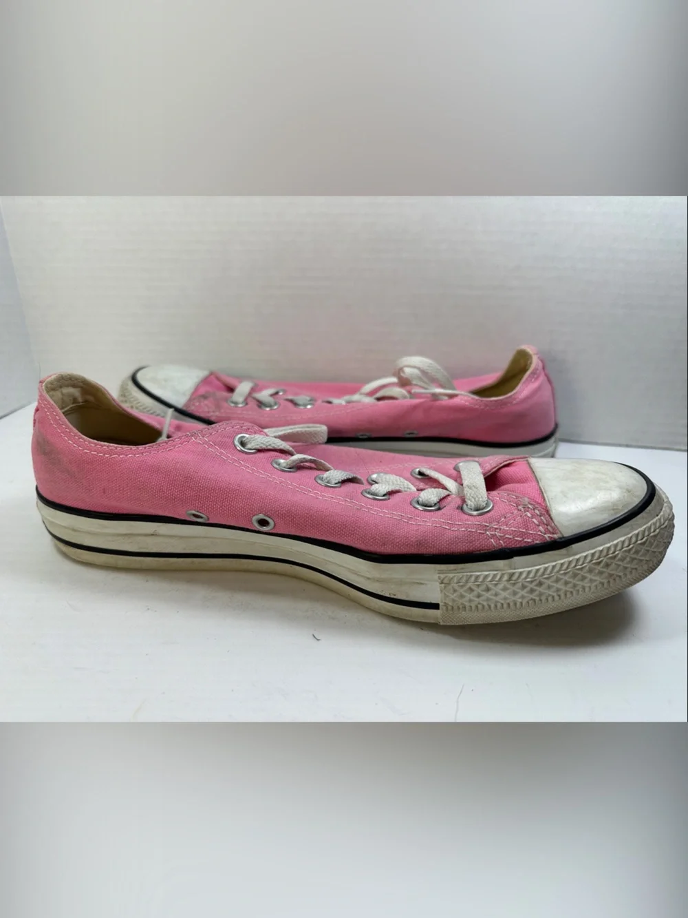 Converse Unisex Women’s 9 Shoes Pink Low-Top Canvas Sneakers